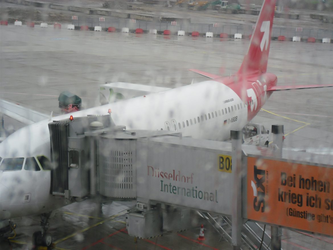 Flug verspätet wegen Gewitter am Zielflughafen. Trotzdem Ausgleichszahlung für Fluggast von der Airline