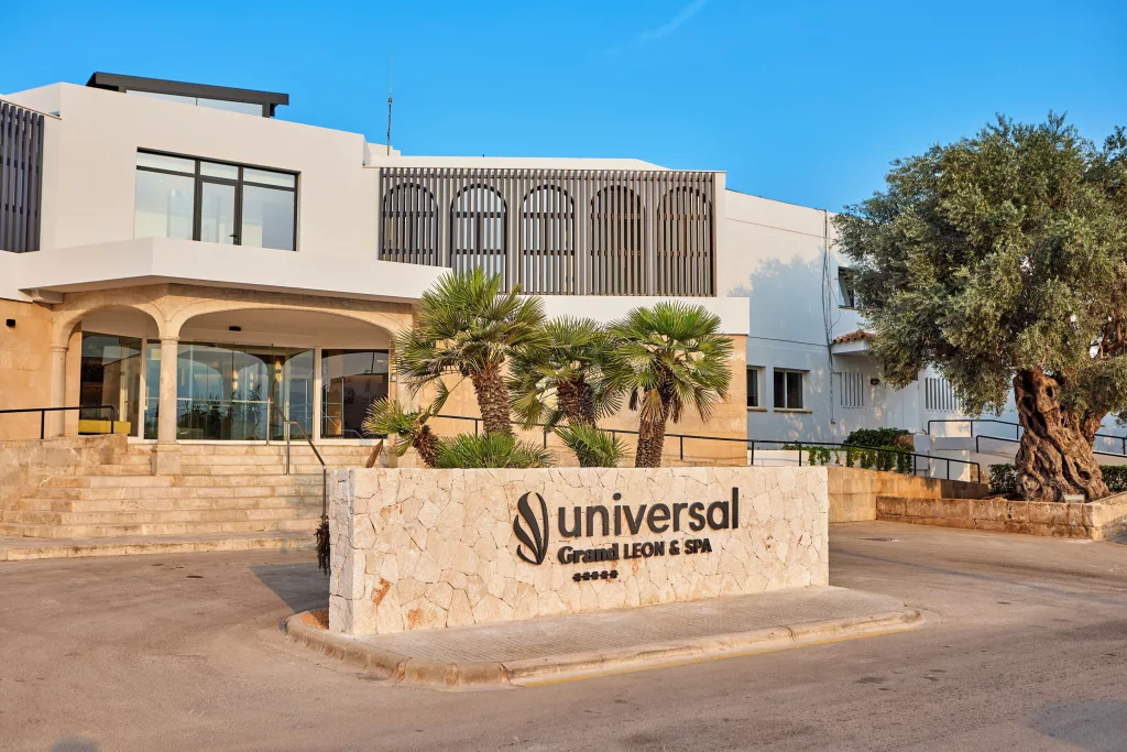 Universal Beach Grand Leon Mallorca