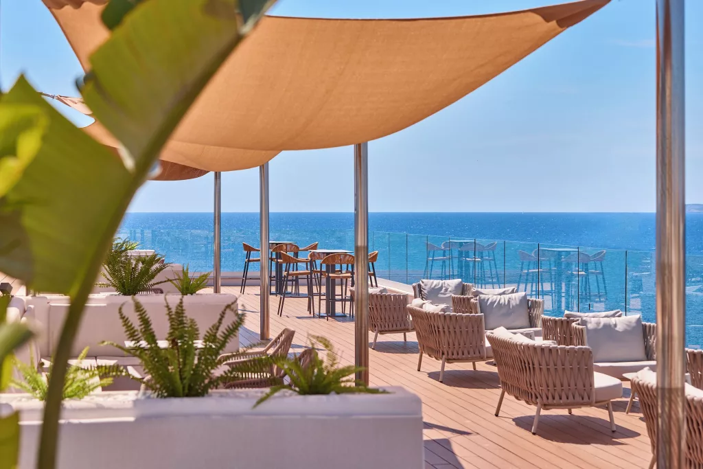 Universal Beach Hotel Romantica Rooftop-Bar