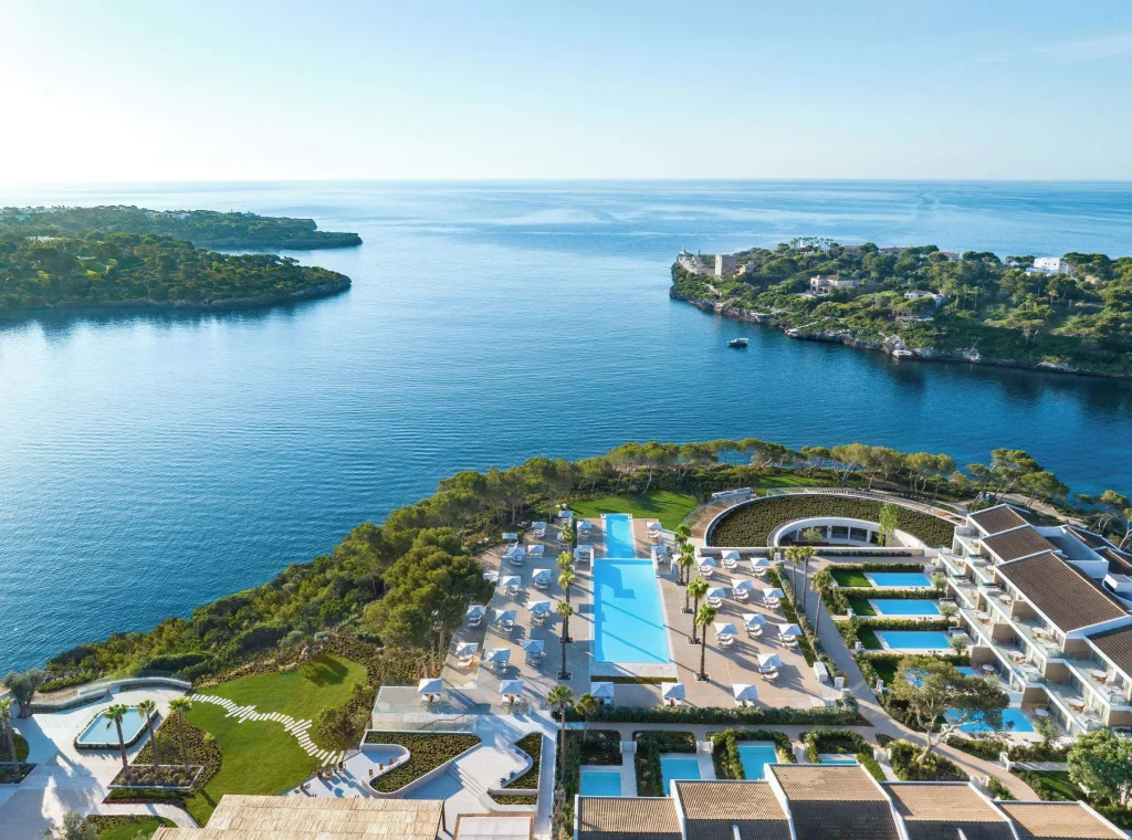Ikos Porto Petro, Juni 2023